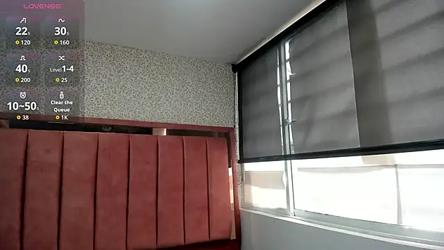 Hanna Lee   online show from October 7, 2025, 7:37 pm