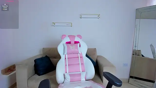 april smiith online show from February 19, 2026, 12:13 pm