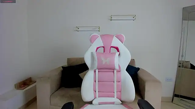 april smiith online show from February 25, 2026, 12:16 pm