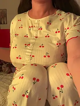 Snapshot of OnlyRima chatting on November 29, 2025, 10:37 am OnlyRima online show from November 29, 2025, 10:37 am