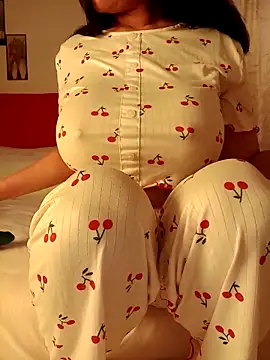 Snapshot of OnlyRima chatting on October 16, 2025, 11:40 am OnlyRima online show from October 16, 2025, 11:40 am