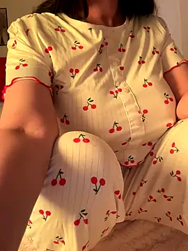 Snapshot of OnlyRima chatting on November 27, 2025, 9:32 am OnlyRima online show from November 27, 2025, 9:32 am