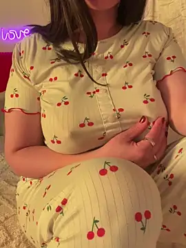 Snapshot of OnlyRima chatting on April 2, 2026, 11:33 pm OnlyRima online show from April 2, 2026, 11:33 pm