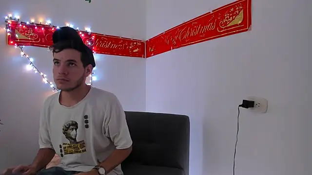 lara and danny online show from December 4, 2025, 1:43 pm