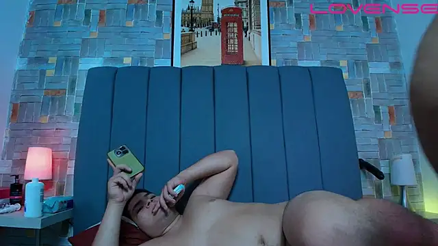 naomi campbel  online show from March 30, 2026, 2:46 am