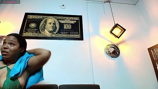 Snapshot of naomi_campbel_ chatting on February 5, 2026, 8:48 pm naomi campbel online show from February 5, 2026, 8:48 pm