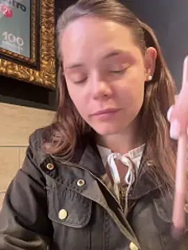 Snapshot of Wildmaca chatting on November 26, 2025, 12:05 pm Wildmaca online show from November 26, 2025, 12:05 pm