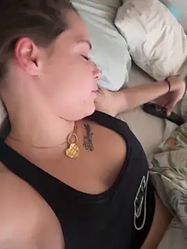 Snapshot of Wildmaca chatting on December 4, 2025, 10:03 am Wildmaca online show from December 4, 2025, 10:03 am