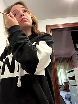 Snapshot of Wildmaca chatting on October 31, 2025, 8:33 am Wildmaca online show from October 31, 2025, 8:33 am