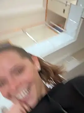 Snapshot of Wildmaca chatting on December 3, 2025, 9:20 am Wildmaca online show from December 3, 2025, 9:20 am