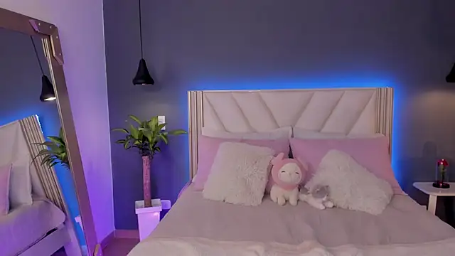 NaishaFord 1 online show from March 26, 2026, 2:43 am