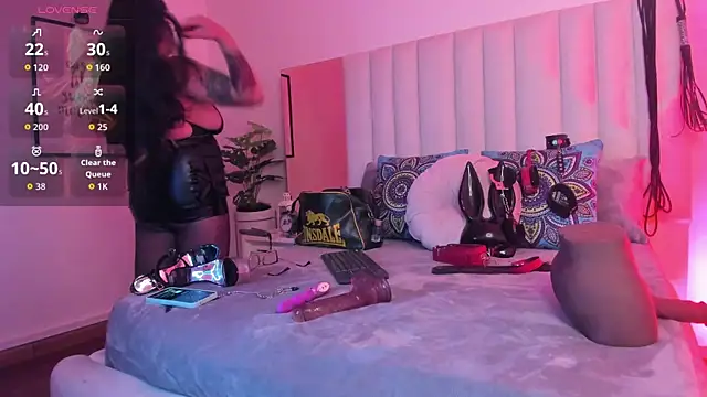 Violett Novoa online show from September 30, 2025, 12:55 pm