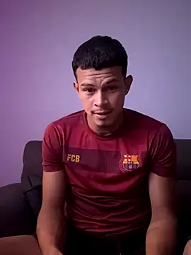 Snapshot of CHARLY-- chatting on October 17, 2025, 8:28 am CHARLY-- online show from October 17, 2025, 8:28 am