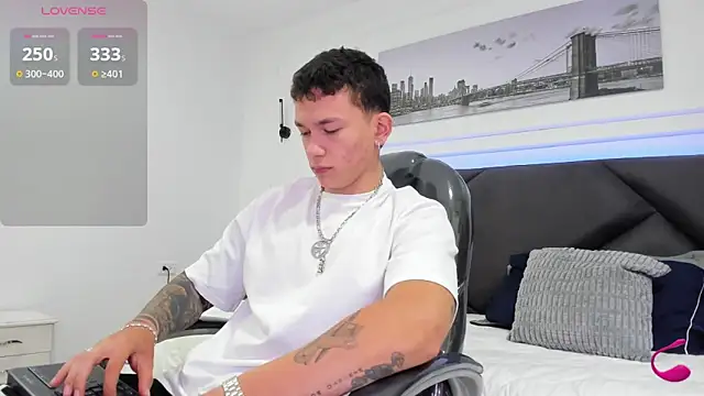 Snapshot of Thomas_moon chatting on February 19, 2026, 1:41 pm Thomas moon online show from February 19, 2026, 1:41 pm