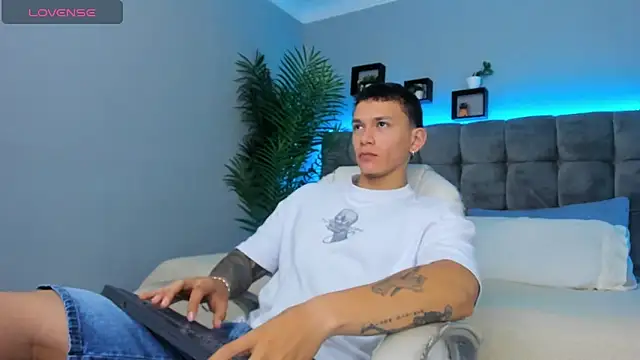 Thomas moon online show from March 6, 2026, 1:28 pm