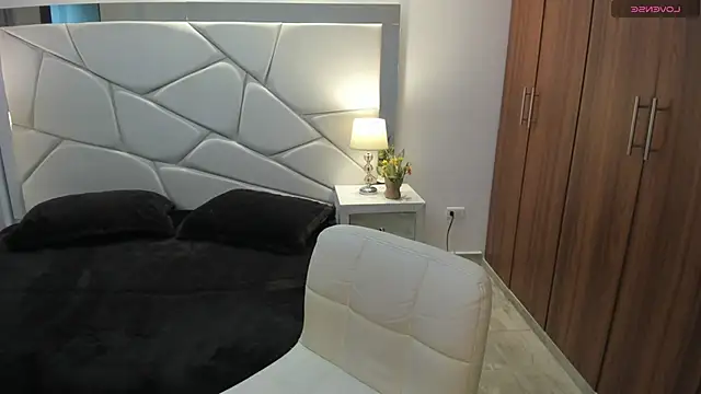 Snapshot of Karliie_kloss_ chatting on October 15, 2025, 1:48 am Karliie kloss online show from October 15, 2025, 1:48 am