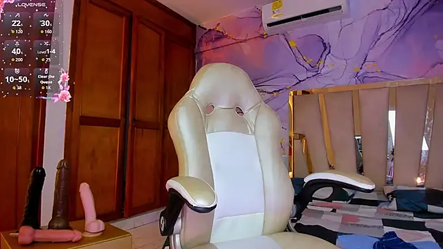 Snapshot of Elowen_Clark chatting on October 25, 2025, 7:58 pm Elowen Clark online show from October 25, 2025, 7:58 pm