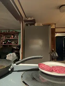 vanessraine online show from January 13, 2026, 4:05 am