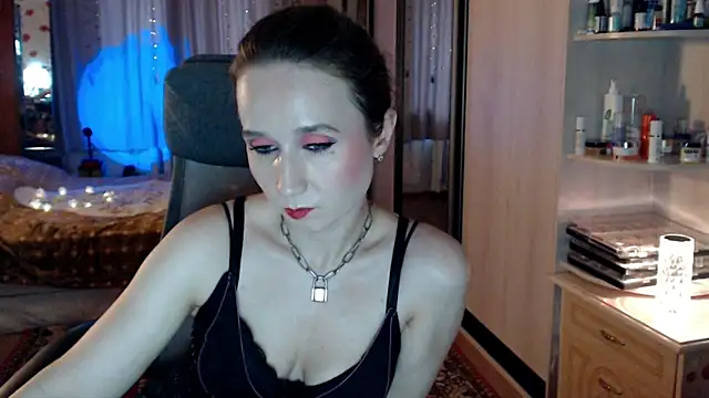 Snapshot of ClassyInna chatting on December 5, 2025, 8:46 am ClassyInna online show from December 5, 2025, 8:46 am