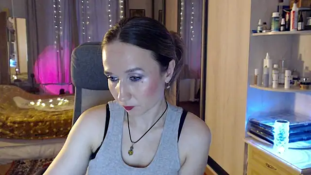 Snapshot of ClassyInna chatting on November 14, 2025, 10:08 am ClassyInna online show from November 14, 2025, 10:08 am