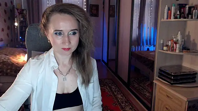 Snapshot of ClassyInna chatting on October 8, 2025, 11:34 am ClassyInna online show from October 8, 2025, 11:34 am