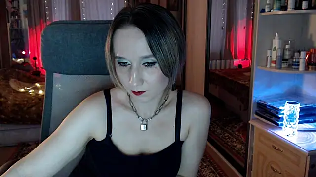 Snapshot of ClassyInna chatting on November 18, 2025, 8:28 am ClassyInna online show from November 18, 2025, 8:28 am