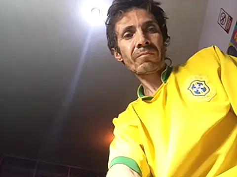 Snapshot of githot chatting on November 3, 2025, 10:52 am githot online show from November 3, 2025, 10:52 am