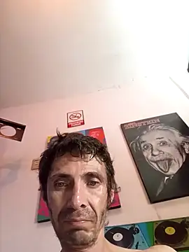 Snapshot of githot chatting on October 4, 2025, 8:38 am githot online show from October 4, 2025, 8:38 am