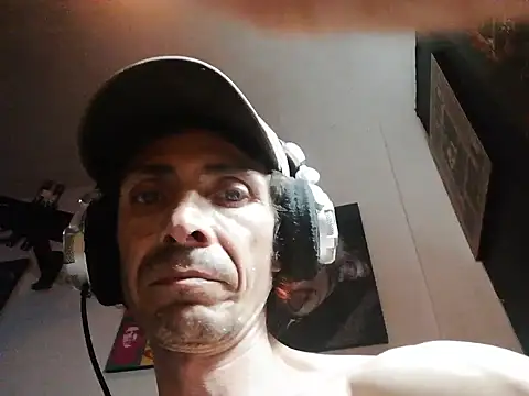 Snapshot of githot chatting on September 17, 2025, 10:06 am githot online show from September 17, 2025, 10:06 am