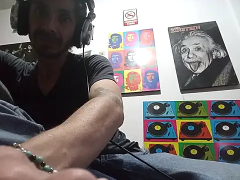 Snapshot of githot chatting on November 29, 2025, 8:25 am githot online show from November 29, 2025, 8:25 am