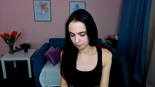 EllaSteele online show from October 13, 2025, 9:05 pm
