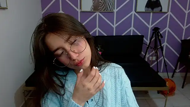 Adhara Kitten online show from November 8, 2025, 1:14 pm