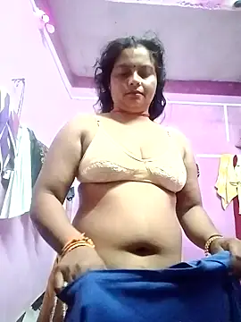 Hot komal1 online show from September 22, 2025, 9:43 pm