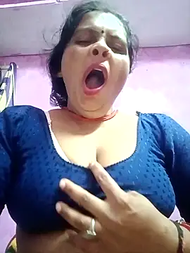 Hot komal1 online show from November 5, 2025, 8:12 pm