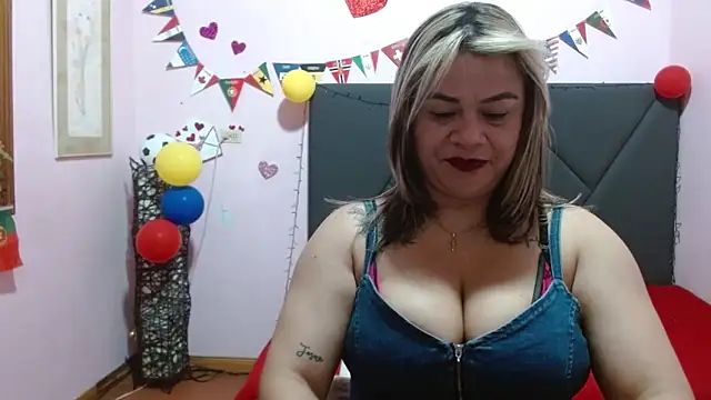 pamela echeverria online show from June 17, 2026, 11:09 am