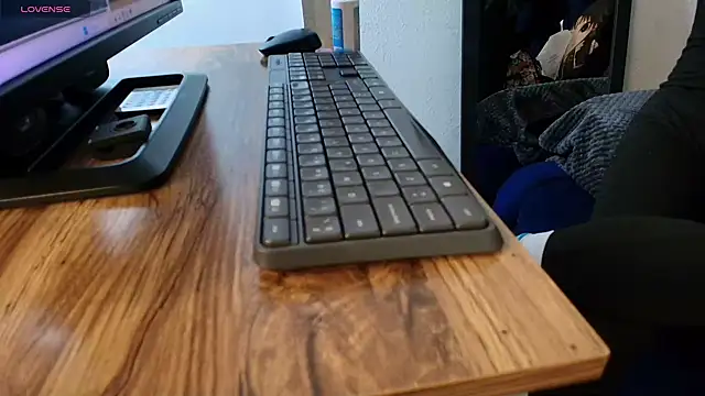 Snapshot of Terraelowen chatting on December 4, 2025, 11:31 am Terraelowen online show from December 4, 2025, 11:31 am