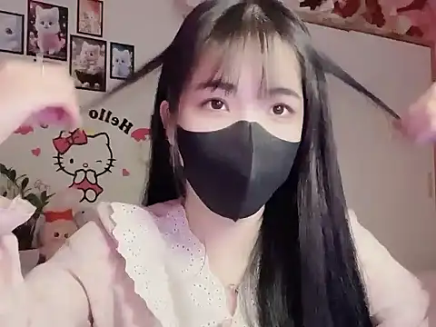 keelinnn19 online show from November 3, 2025, 6:11 pm