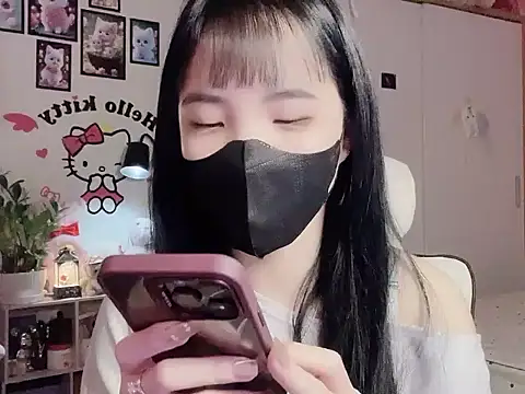 keelinnn19 online show from November 29, 2025, 7:25 pm