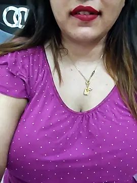 Snapshot of Suhana_Darling chatting on March 9, 2026, 3:21 am Suhana Darling online show from March 9, 2026, 3:21 am
