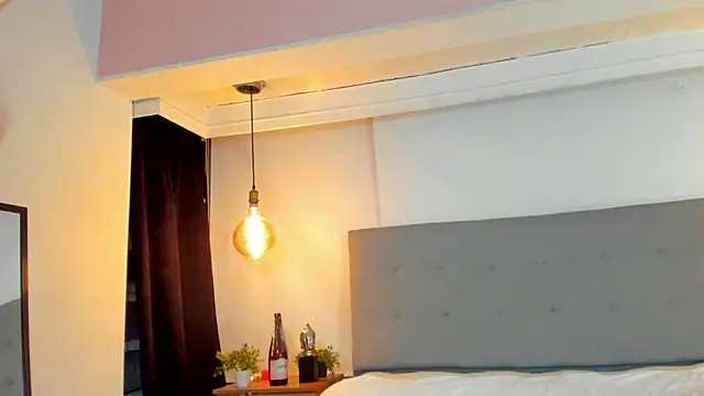 Snapshot of Luna_Claire chatting on October 27, 2025, 12:33 am Luna Claire online show from October 27, 2025, 12:33 am