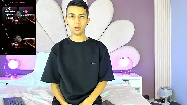 Snapshot of NickandAbby_ chatting on November 14, 2025, 12:20 pm NickandAbby online show from November 14, 2025, 12:20 pm