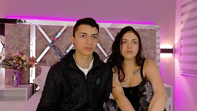 Snapshot of NickandAbby_ chatting on November 24, 2025, 11:43 am NickandAbby online show from November 24, 2025, 11:43 am