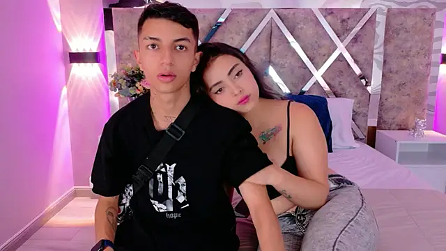 Snapshot of NickandAbby_ chatting on January 7, 2026, 8:25 pm NickandAbby online show from January 7, 2026, 8:25 pm