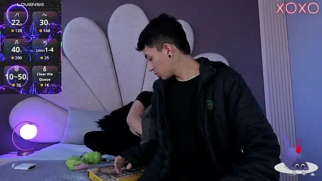 Snapshot of NickandAbby_ chatting on December 18, 2025, 12:09 pm NickandAbby online show from December 18, 2025, 12:09 pm