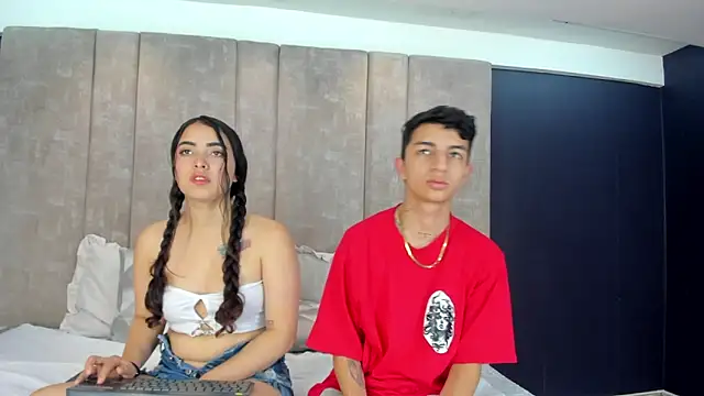 Snapshot of NickandAbby_ chatting on February 13, 2026, 8:42 pm NickandAbby online show from February 13, 2026, 8:42 pm