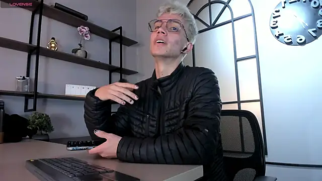 Snapshot of nicktorn chatting on November 28, 2025, 1:00 pm nicktorn online show from November 28, 2025, 1:00 pm