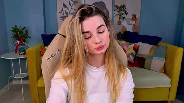 SweetyLicky online show from January 10, 2026, 4:13 pm