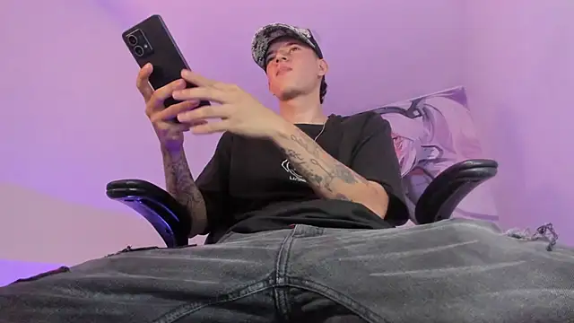 Fran Boy online show from December 14, 2025, 3:46 am