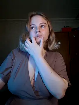 Snapshot of SlipperSherry chatting on October 7, 2025, 2:40 pm SlipperSherry online show from October 7, 2025, 2:40 pm