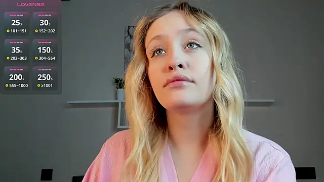 Snapshot of Julliakoill chatting on November 21, 2025, 8:46 am Julliakoill online show from November 21, 2025, 8:46 am